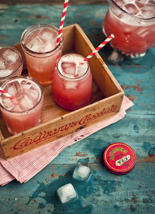 Drink, Food, Non-alcoholic beverage, Punch, Ingredient, Italian soda, Juice, Spritzer, Floats, Beer cocktail, 