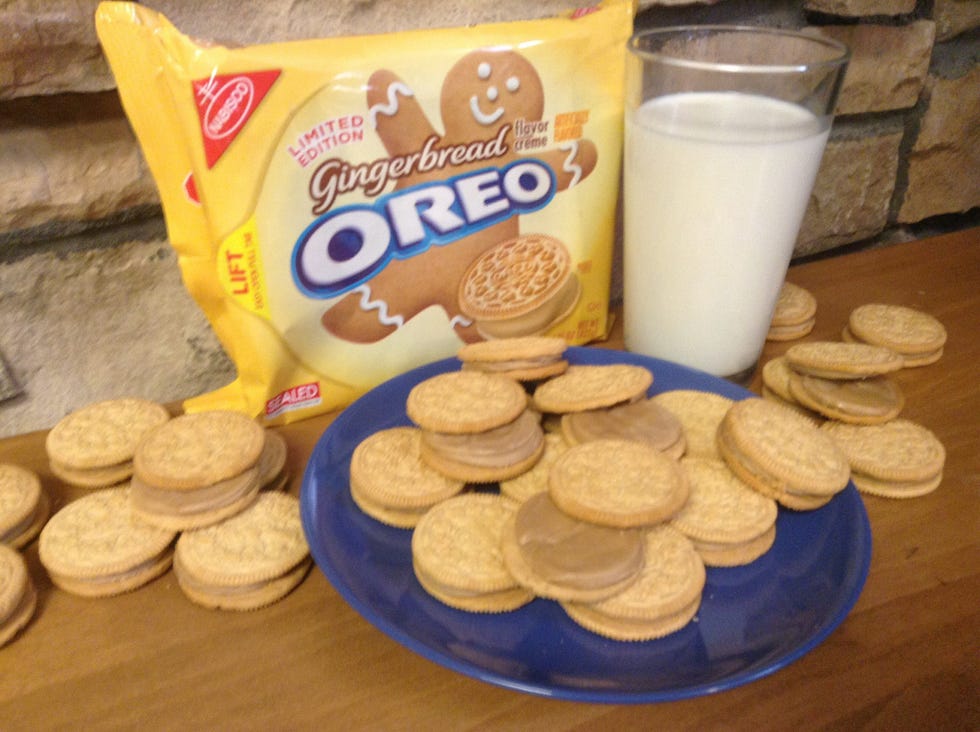 food, snack, cookies and crackers, oreo, sandwich cookies, junk food, cookie, cuisine, dish, finger food,