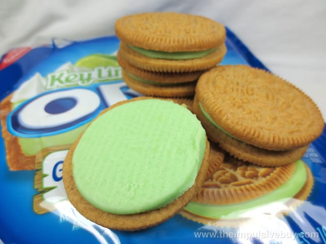 sandwich cookies, food, cookies and crackers, snack, cookie, baked goods, cuisine, biscuit, finger food, dish,
