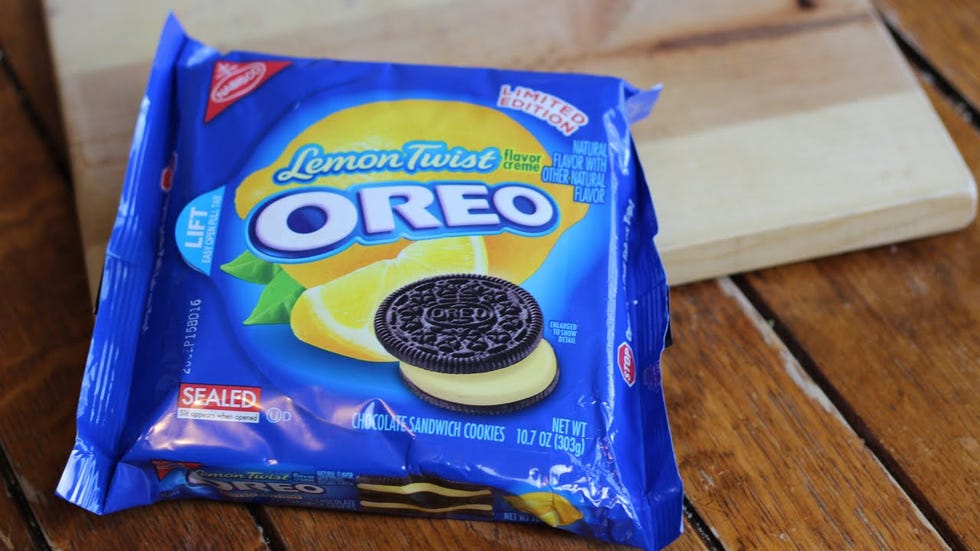 oreo, snack, food, junk food, cookies and crackers, cookie, finger food, cuisine, baked goods,