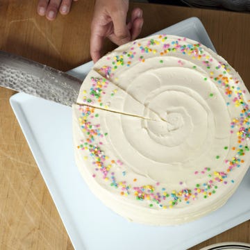 Finger, Food, Ingredient, Cuisine, Hand, Nail, Dessert, Cake, Baked goods, Sweetness, 