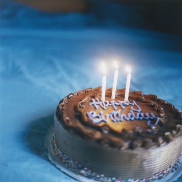 Birthday candle, Sweetness, Cake, Food, Ingredient, Cuisine, Dessert, Baked goods, Cake decorating supply, Candle, 