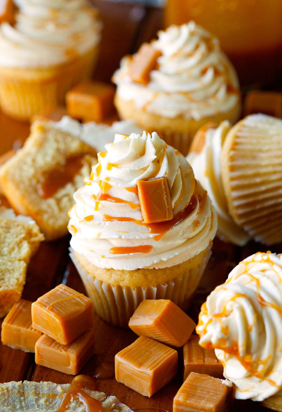 Dish, Food, Cuisine, Dessert, Ingredient, Cupcake, Buttercream, Cream cheese, Baked goods, Caramel, 