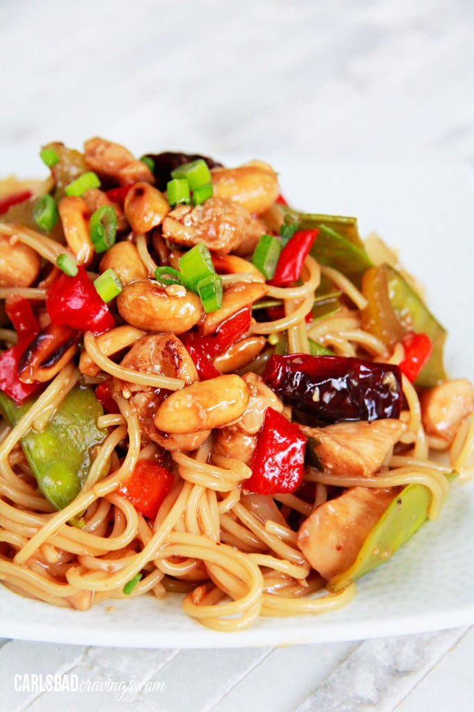 Dish, Food, Cuisine, Ingredient, Noodle, Drunken noodles, Lo mein, Chinese food, Produce, Chow mein, 