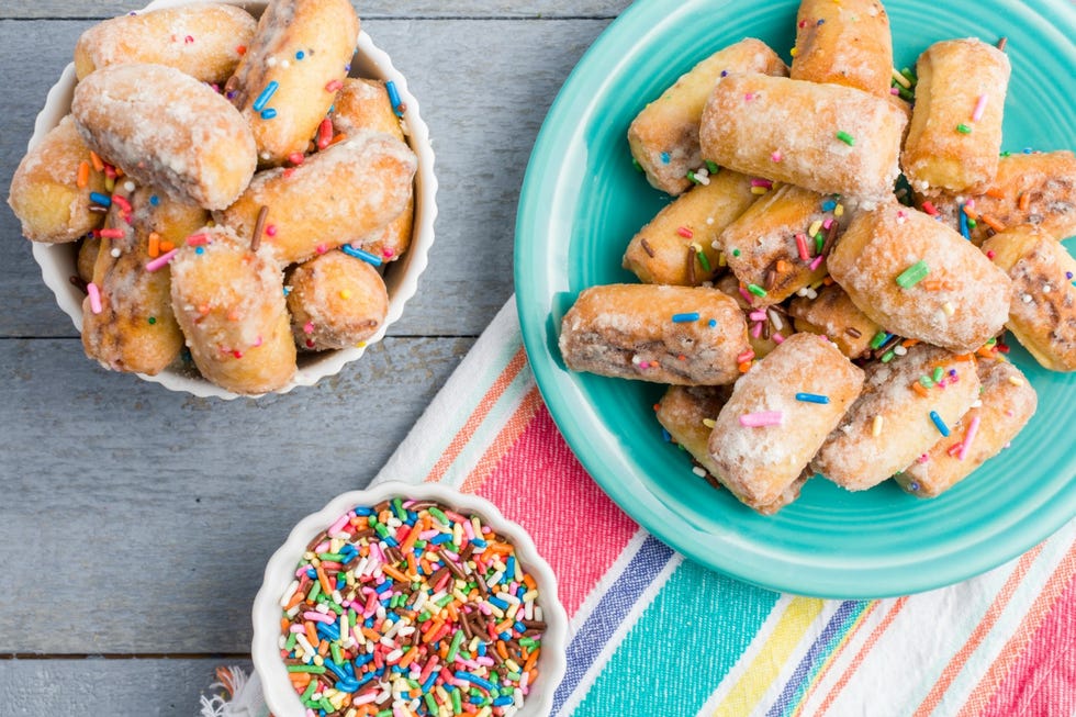 birthday cake pretzel nuggets