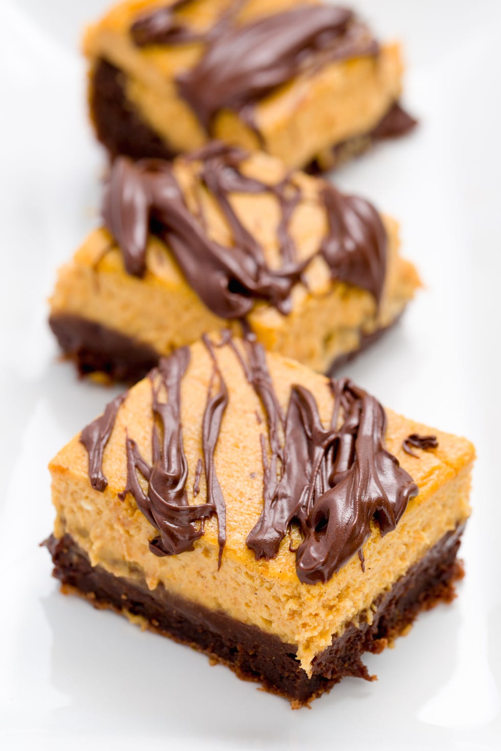 delish-cheeseckake-brownie-bars