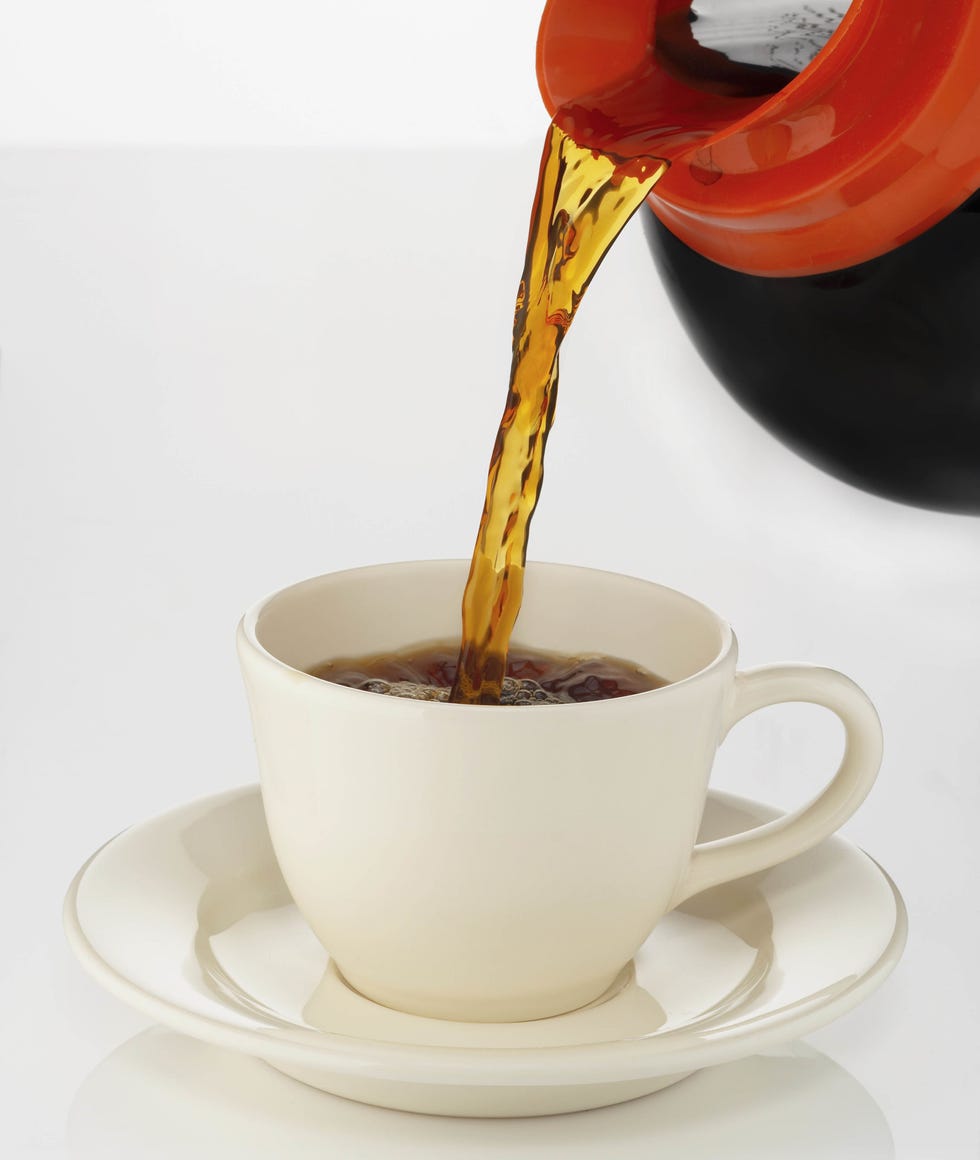 Serveware, Cup, Drinkware, Coffee cup, Liquid, Dishware, Drink, Tableware, Teacup, Ceramic, 