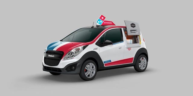 Motor vehicle, Wheel, Tire, Mode of transport, Automotive design, Product, Transport, Vehicle, Automotive wheel system, Automotive mirror, 