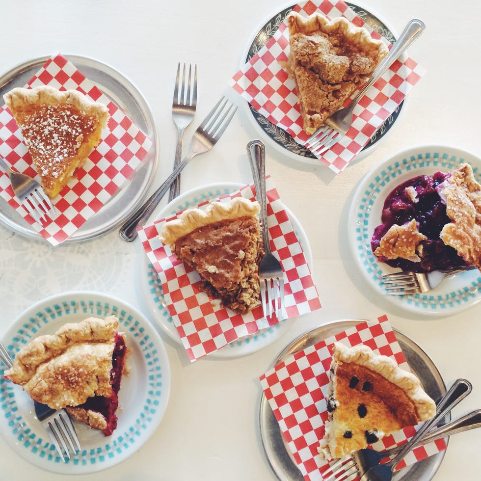 Food, Cuisine, Dishware, Tableware, Dish, Ingredient, Plate, Dessert, Baked goods, Sweetness, 
