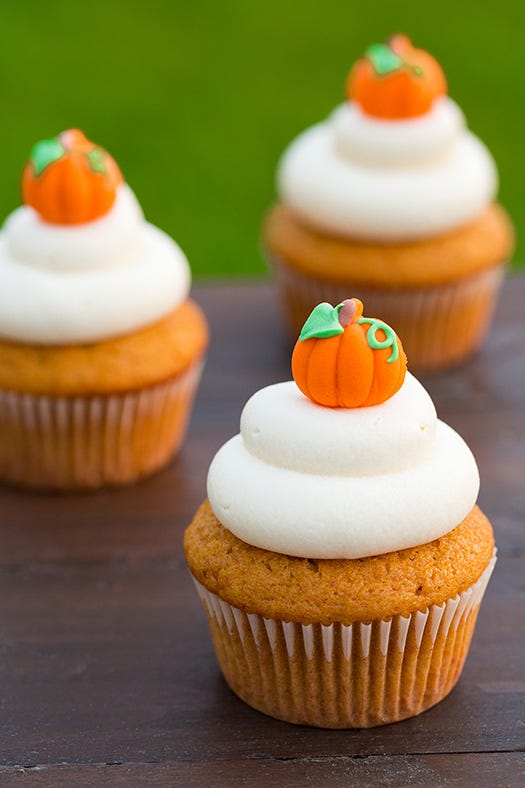Cupcake, Food, Icing, Buttercream, Cake, Dessert, Orange, Cake decorating, Muffin, Candy corn, 