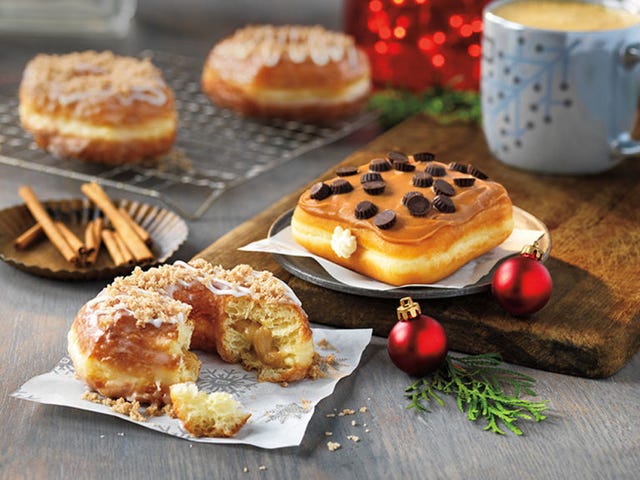 Food, Finger food, Cuisine, Serveware, Meal, Ingredient, Cup, Drinkware, Dish, Baked goods, 