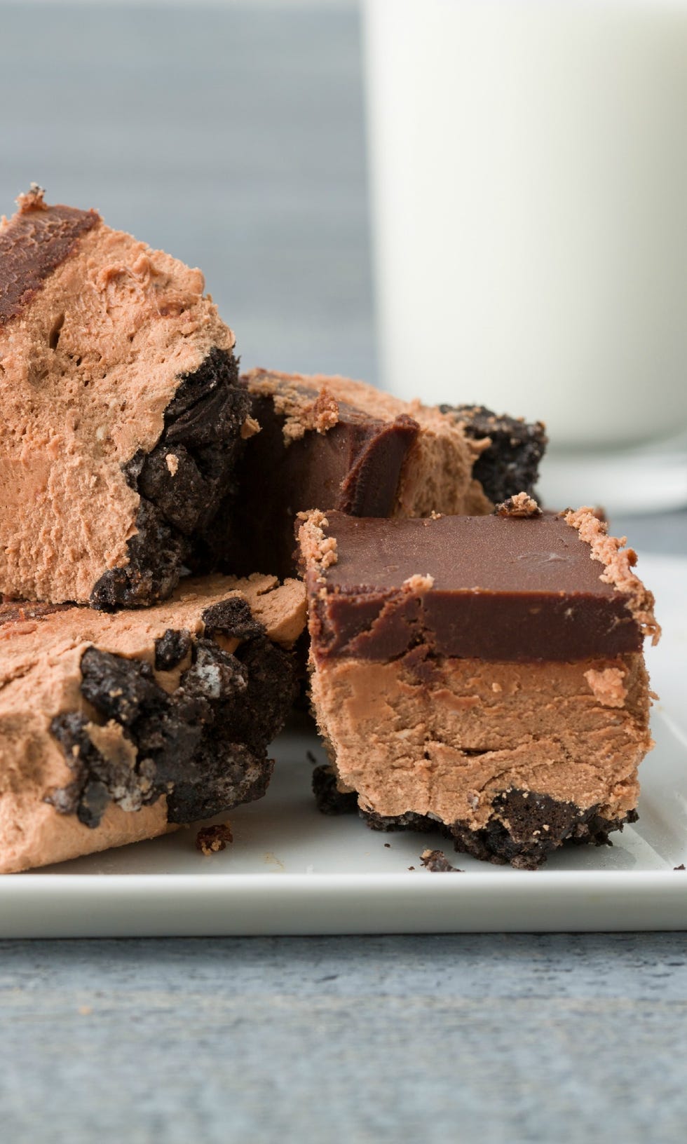 Food, Chocolate brownie, Dish, Dessert, Cuisine, Chocolate, Snack cake, Baked goods, Gluten, Fudge, 