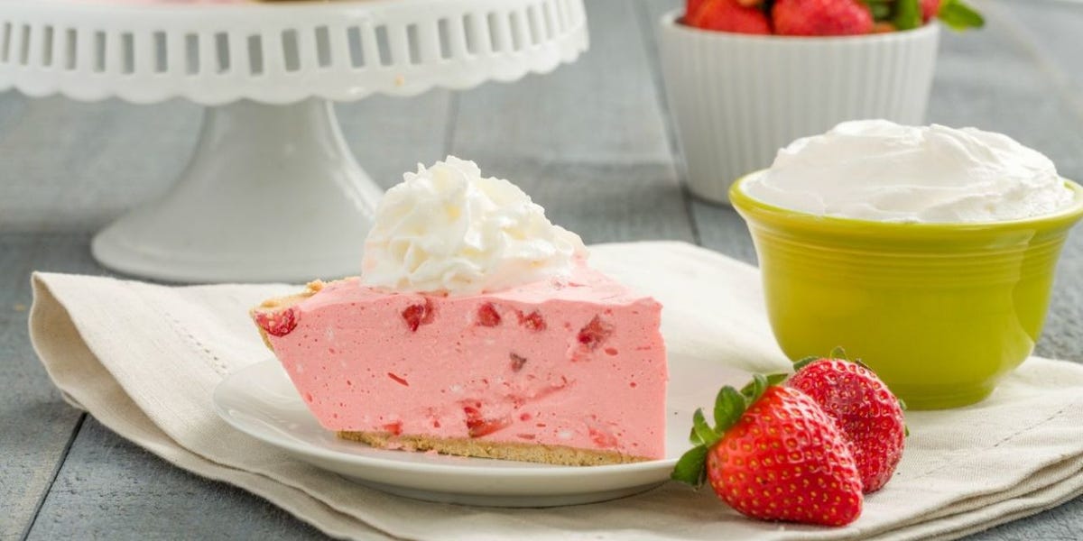 Strawberry Milkshake Pie