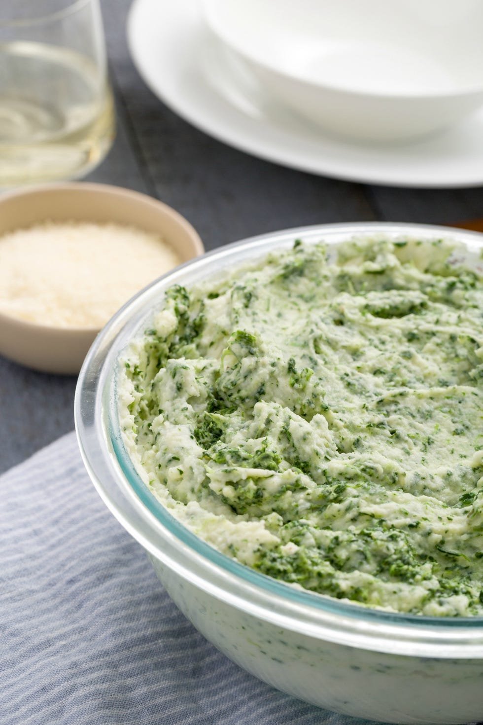 Serveware, Green, Food, Ingredient, Cuisine, Dishware, Condiment, Sauces, Tableware, Recipe, 