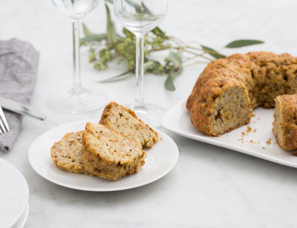 delish-bundt-pan-stuffing