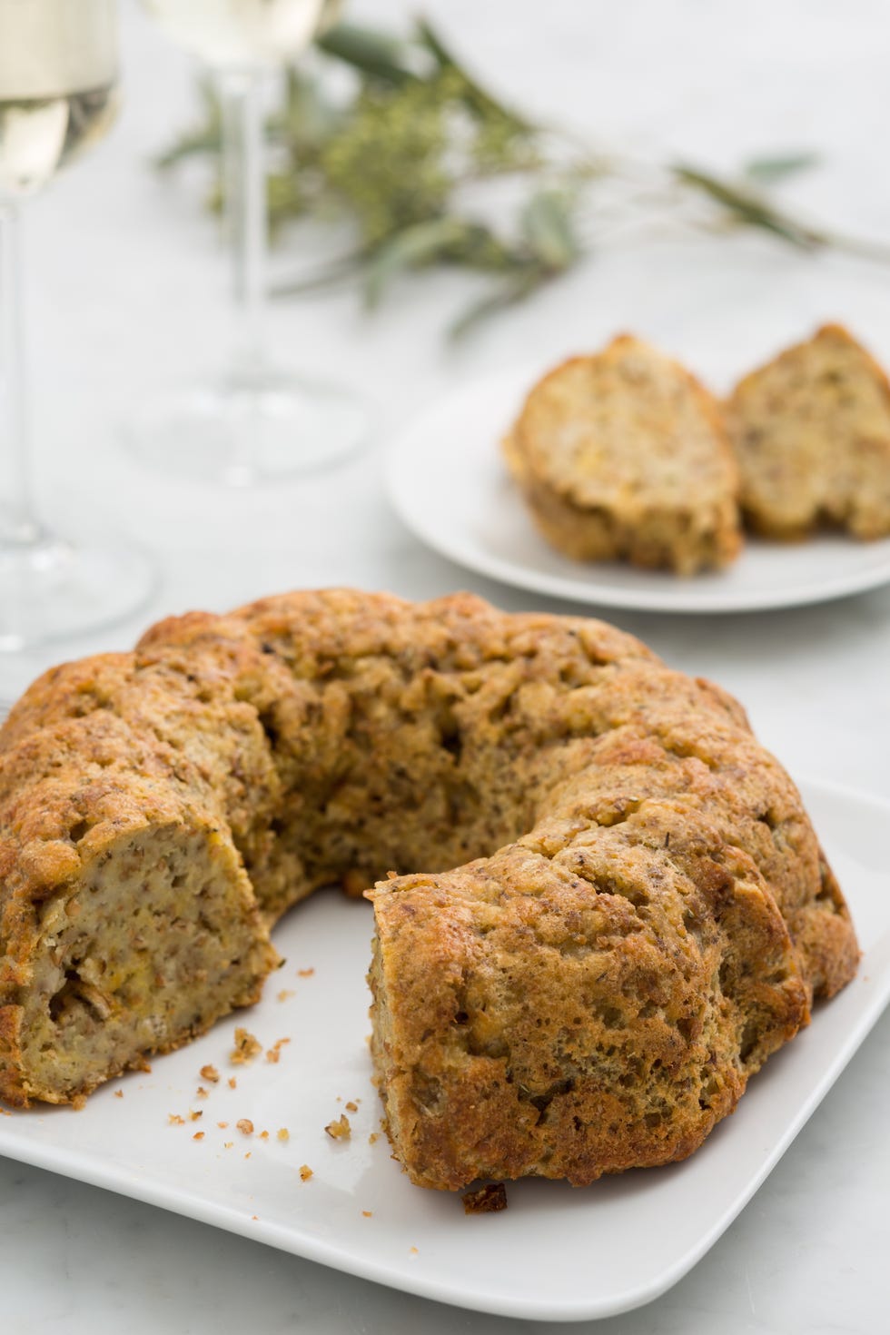 delish-bundt-pan-stuffing-1