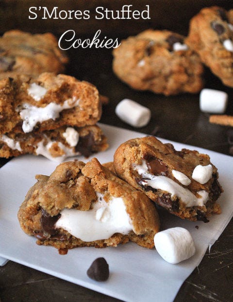 Dish, Food, Cuisine, Ingredient, Dessert, Snack, Cookies and crackers, Baked goods, Cookie, Chocolate chip cookie, 