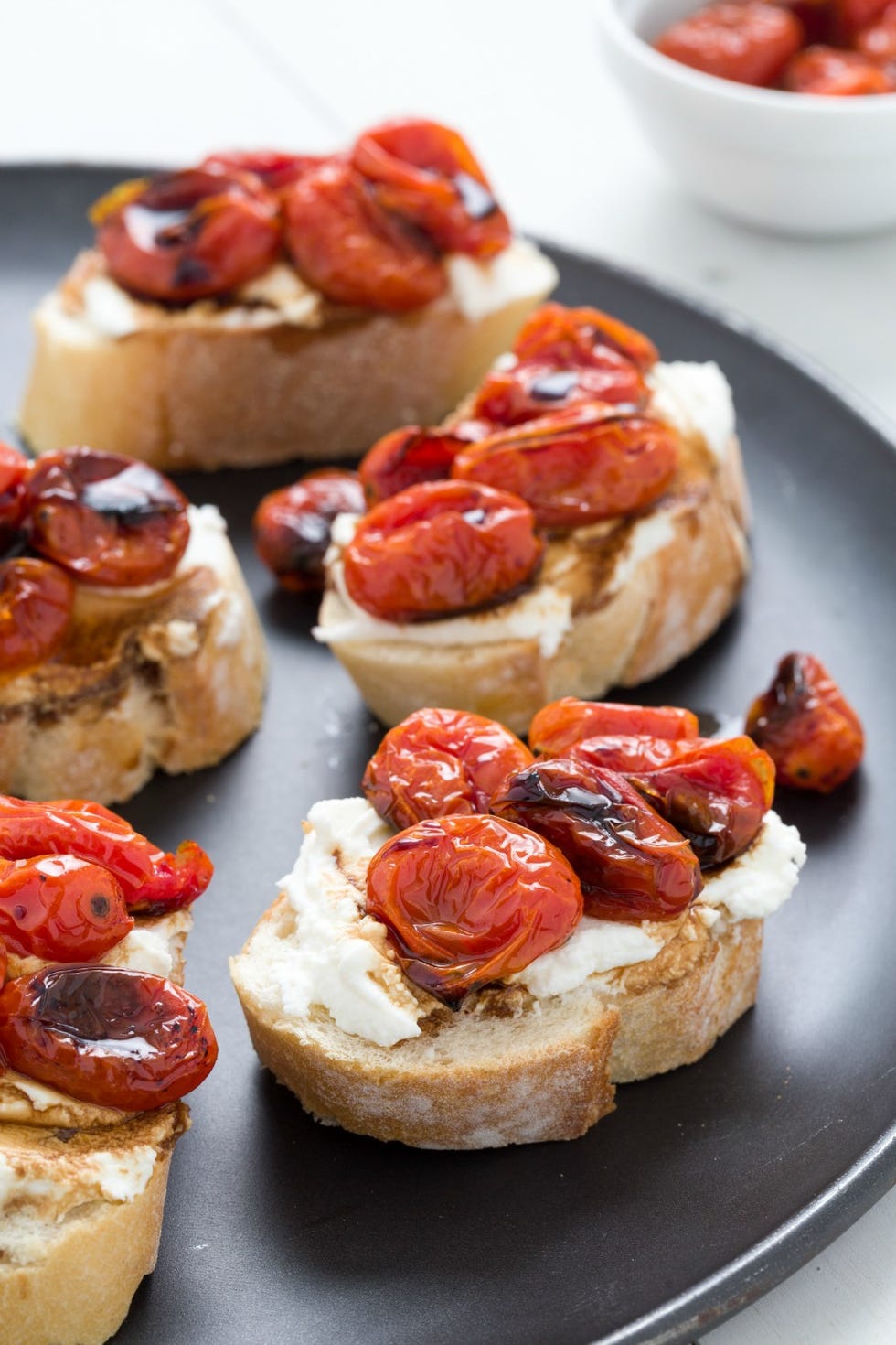 Dish, Food, Cuisine, Bruschetta, appetizer, Ingredient, Hors d'oeuvre, Tomato, Finger food, Baked goods, 