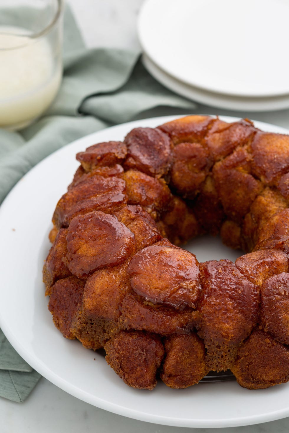 delish-pumpkin-cheesecake-stuffed-monkey-bread