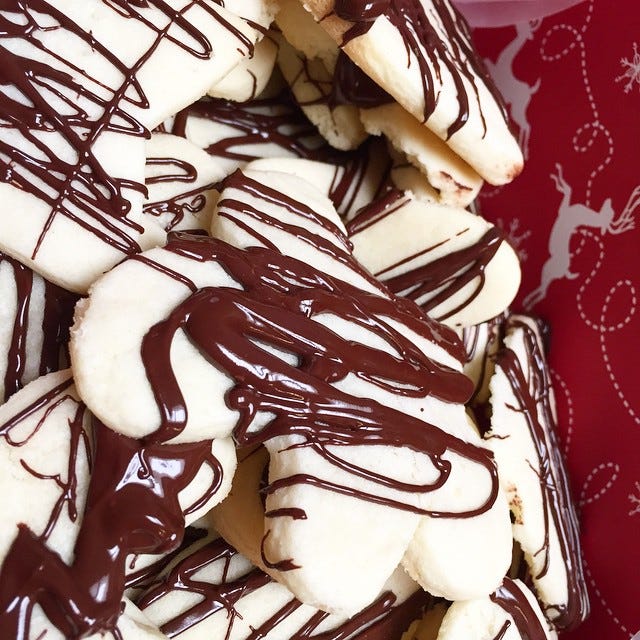 Food, Cuisine, Ingredient, Sweetness, Dessert, Chocolate, Baked goods, Chocolate syrup, Snack, Baking, 