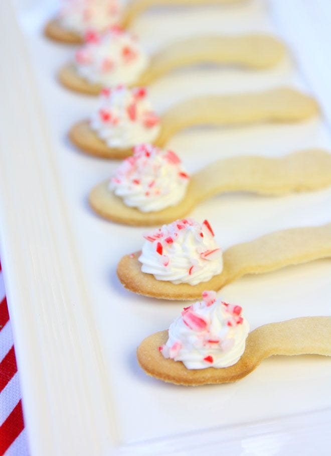 Finger food, Food, Cuisine, Yellow, Sweetness, Dessert, White, Baked goods, Ingredient, Recipe, 
