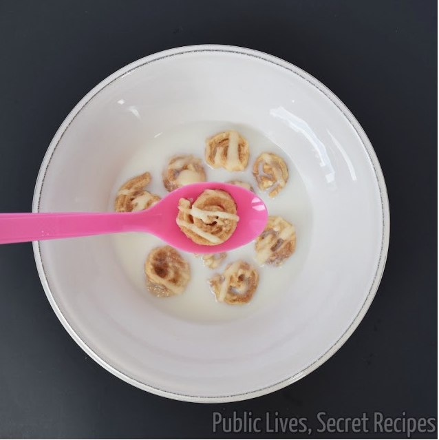 Serveware, Food, Cuisine, Dishware, Ingredient, Finger food, Tableware, Dish, Breakfast, Recipe, 
