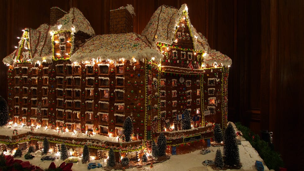 House, Mixed-use, Christmas, Holiday, Conifer, Town square, 