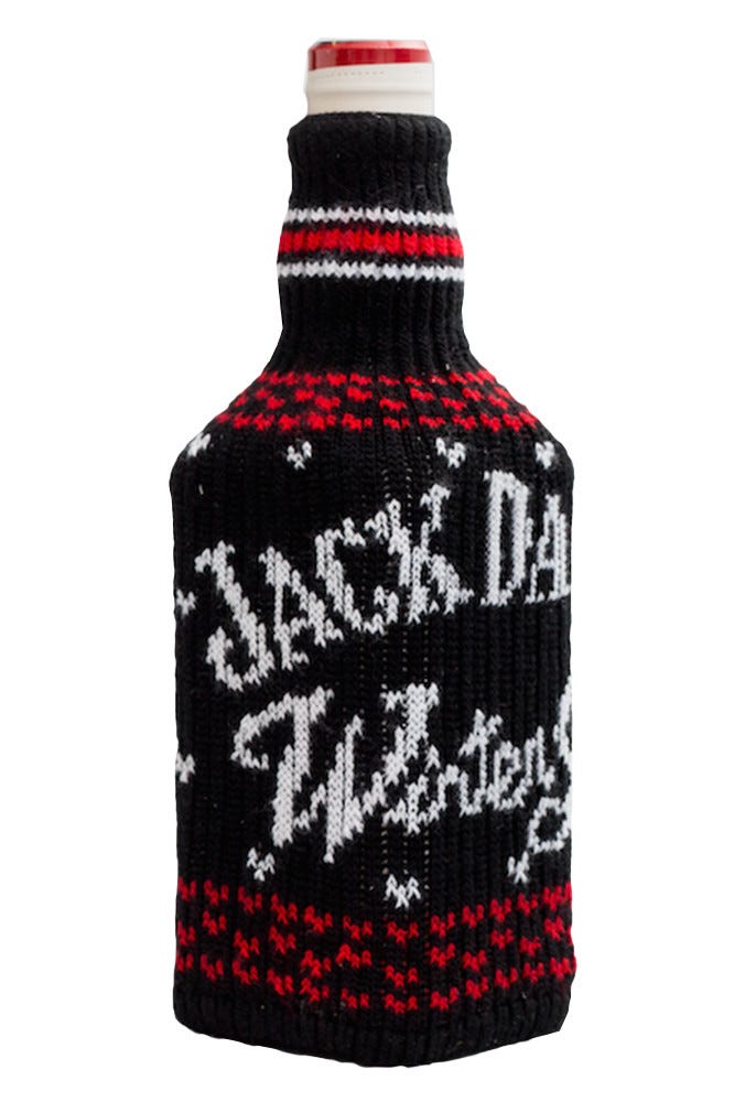 Bottle, Red, Carmine, Black, Bottle cap, Distilled beverage, Alcoholic beverage, Label, Glass bottle, Coquelicot, 