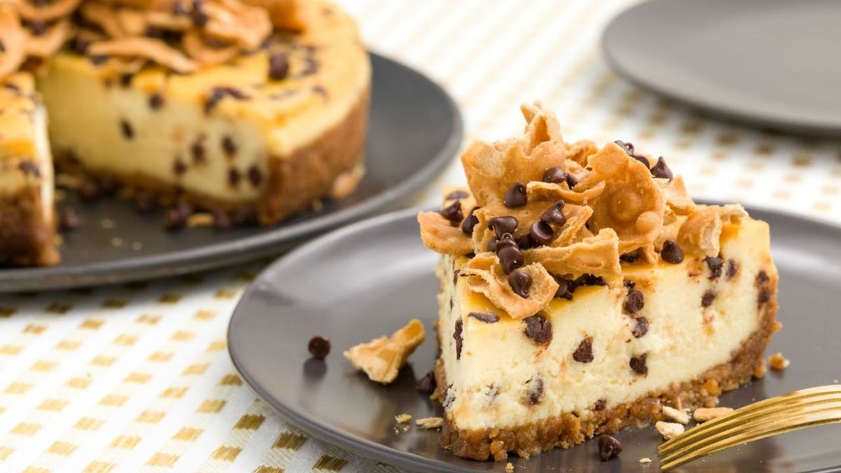 Video player poster image preview for No-Bake Cannoli Cheesecake