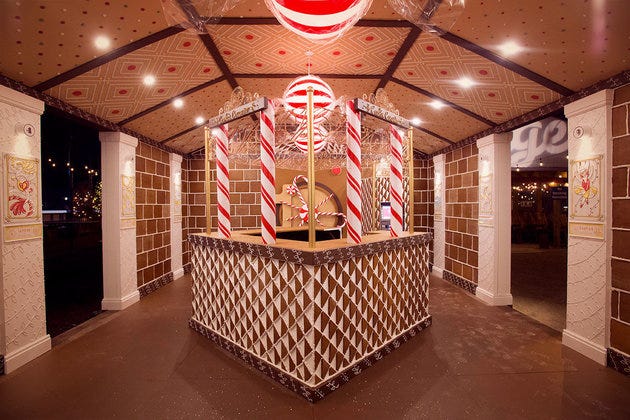 Ceiling, Interior design, Floor, Flooring, Decoration, Hall, Light fixture, Place of worship, Temple, Tile, 