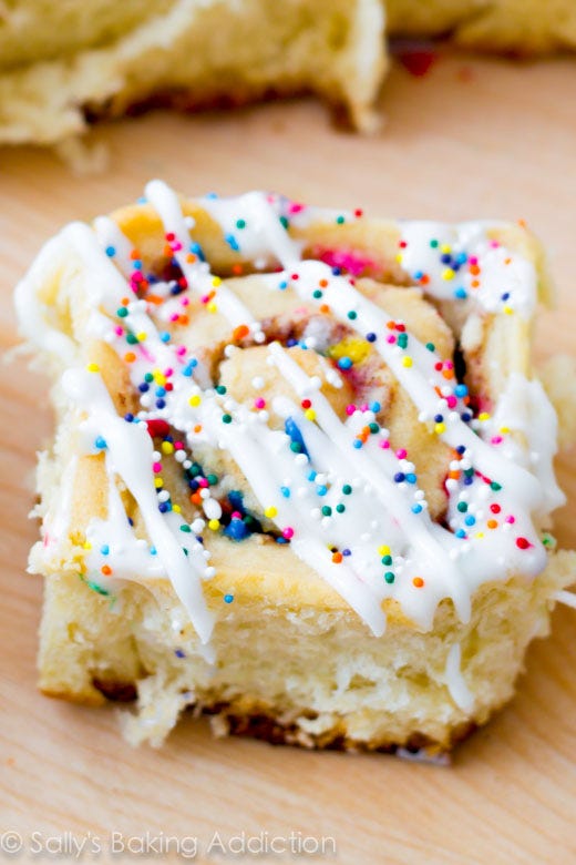Food, Cuisine, Ingredient, Dessert, Sweetness, Finger food, White, Baked goods, Sprinkles, Confectionery, 