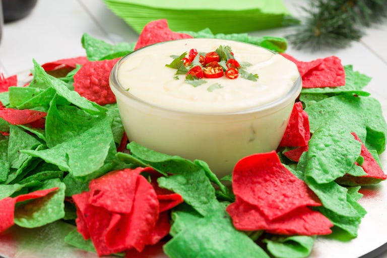 Christmas Queso | 23 Quick & Easy Vegetarian Christmas Dinner Recipes