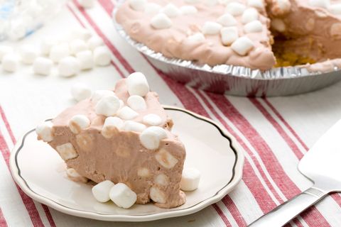delish-no-bake-cheesecake-hot-chocolate-1