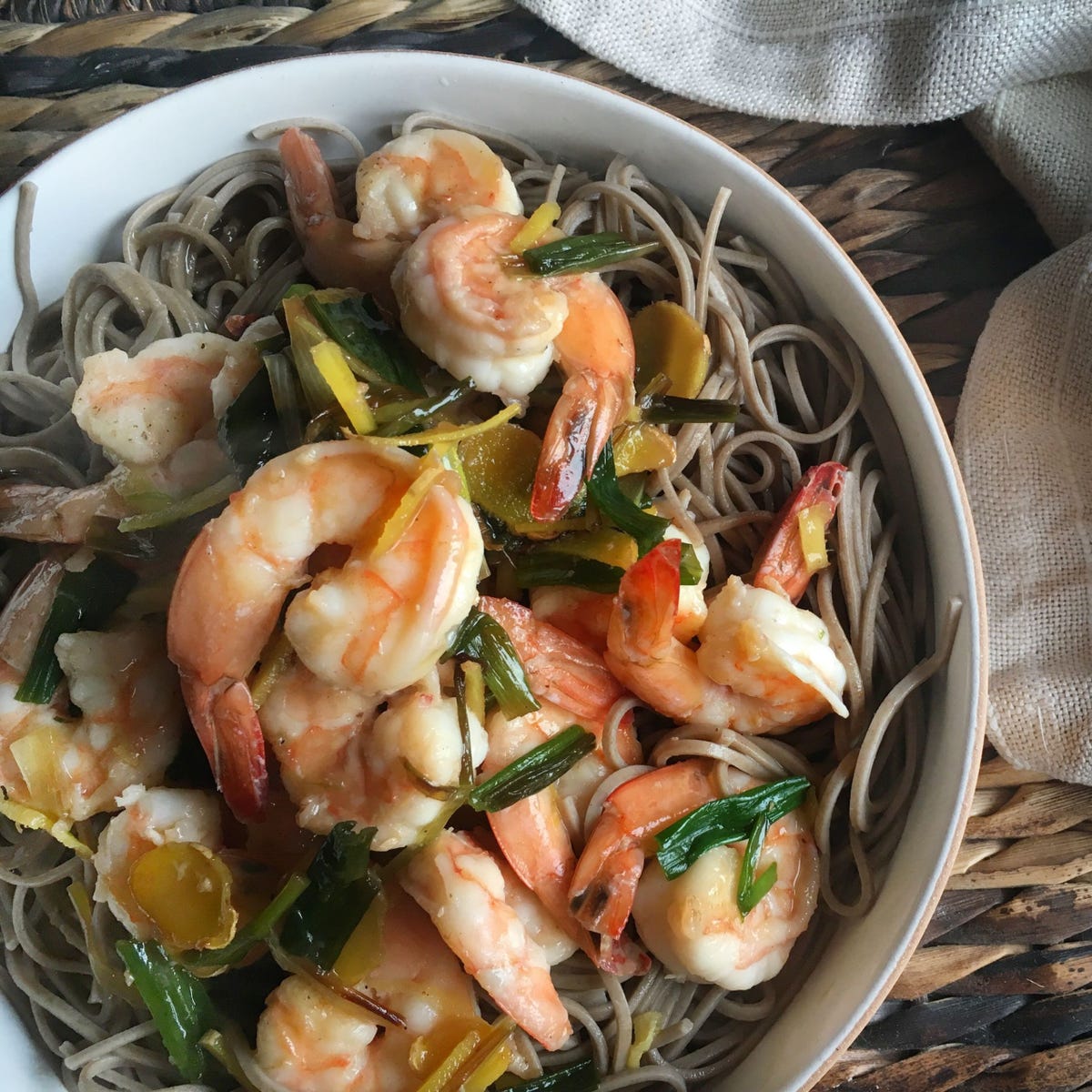 Best Garlicky Shrimp and Soba Noodles Recipe - How to Make Garlicky
