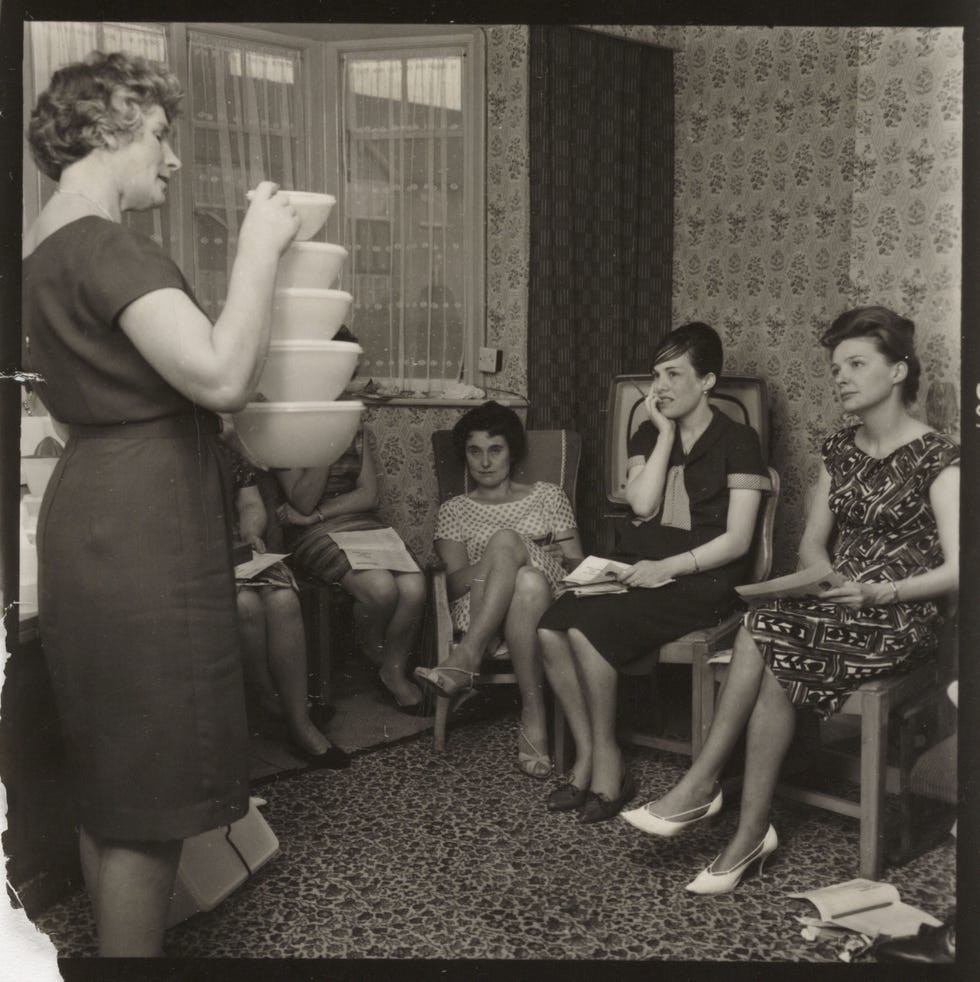 Photograph, Snapshot, Retro style, Vintage clothing, Sitting, Black-and-white, Monochrome, Room, Classic, Photography, 