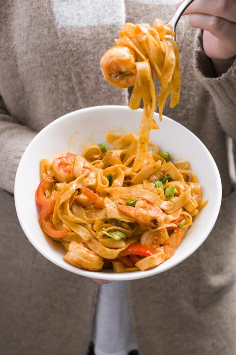 Best Sriracha Shrimp with Noodles Recipe - How to Make Sriracha Shrimp