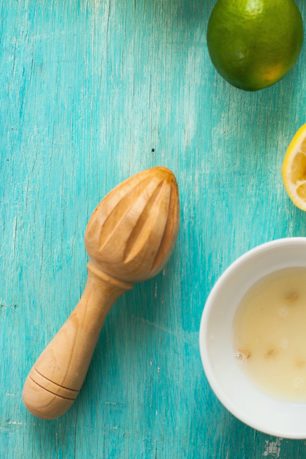 Serveware, Wood, Dishware, Ingredient, Citrus, Fruit, Tableware, Lemon, Drink, Tan, 