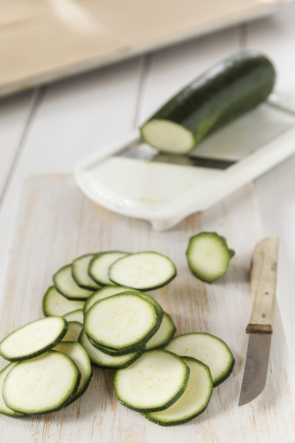Green, Food, Vegetable, Produce, Kitchen utensil, Ingredient, Whole food, Cutting board, Vegan nutrition, Dishware, 
