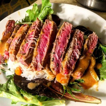Food, Ingredient, Beef, Leaf vegetable, Cuisine, Dishware, Garnish, Plate, Meat, Produce, 