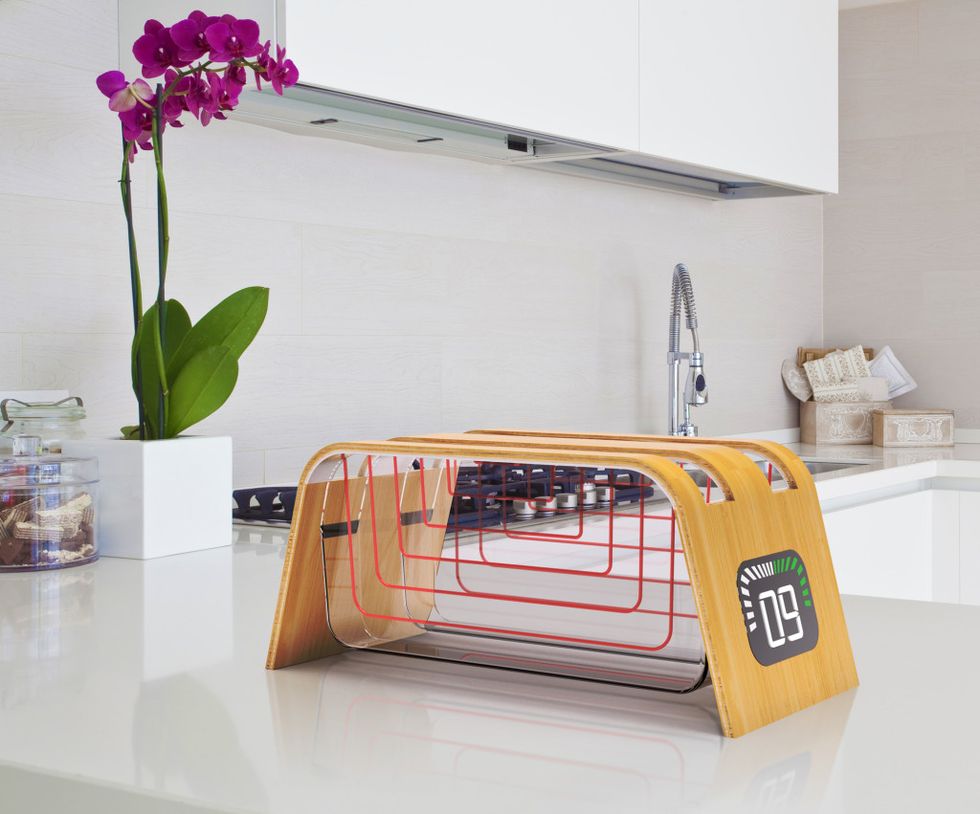 Never Burn Bread Again (Hopefully) Thanks to This Glass Toaster