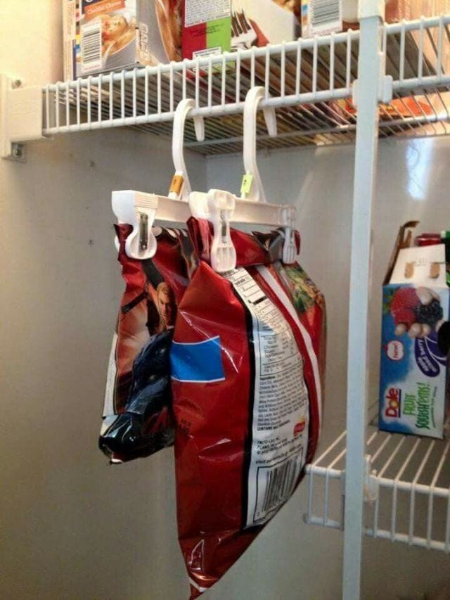 Clothes hanger, Retail, Carmine, Shelving, Shelf, Outlet store, Fashion design, Collection, 