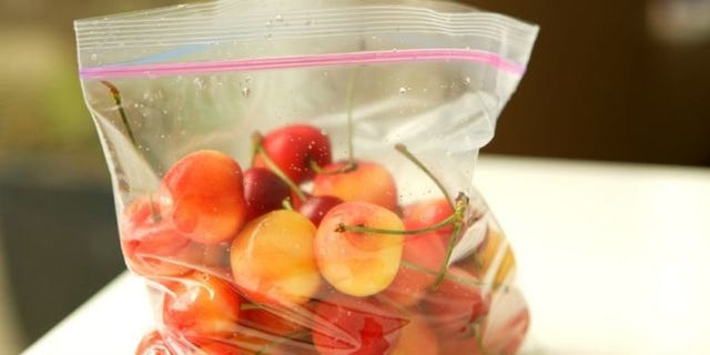 Produce, Food, Ingredient, Vegetable, Sweetness, Fruit, Food storage containers, Fruit salad, Salad, Natural foods, 
