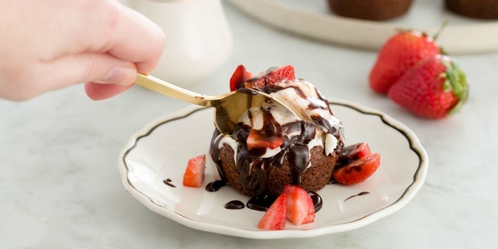 Hot Fudge Sundae Brownie Cups