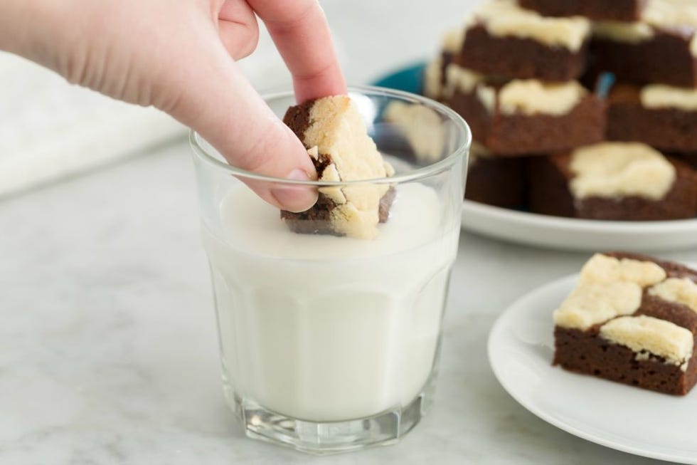 Finger, Cuisine, Food, Sweetness, Ingredient, Dessert, Finger food, Baked goods, Dish, Plate, 