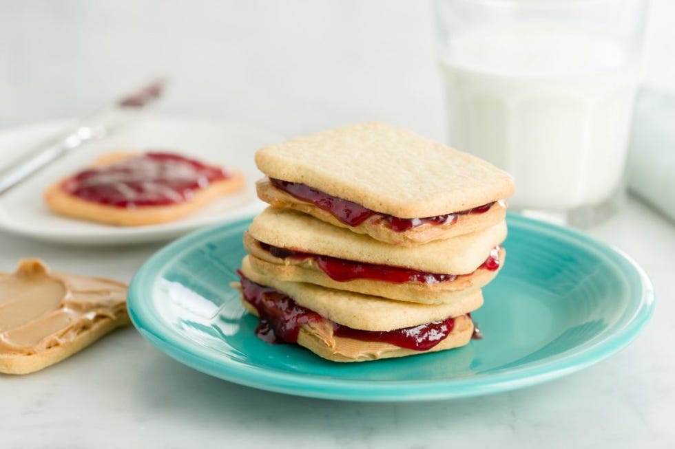 Food, Cuisine, Finger food, Ingredient, Sweetness, Dish, Baked goods, Plate, Dishware, Serveware, 