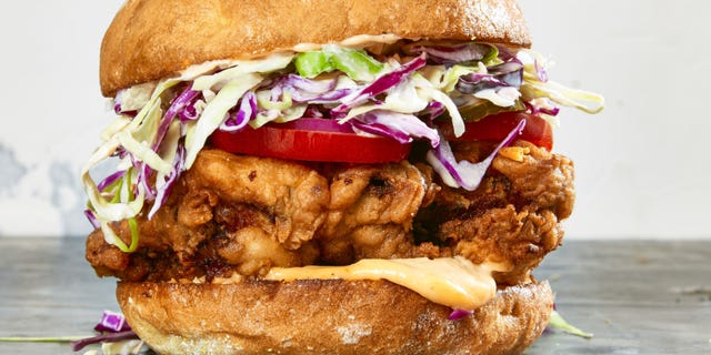Food, Finger food, Sandwich, Cuisine, Ingredient, Baked goods, Dish, Bun, Fast food, Snack, 