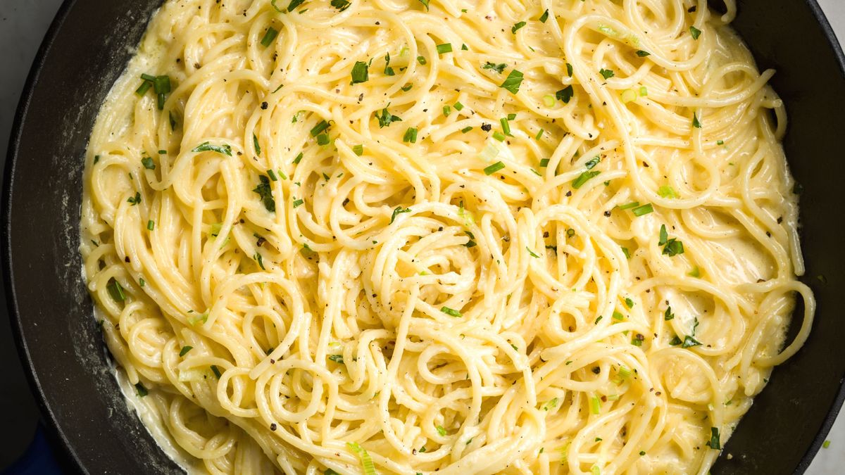 Best Creamy Three-Cheese Spaghetti Recipe - How to Make Creamy Three-Cheese  Spaghetti
