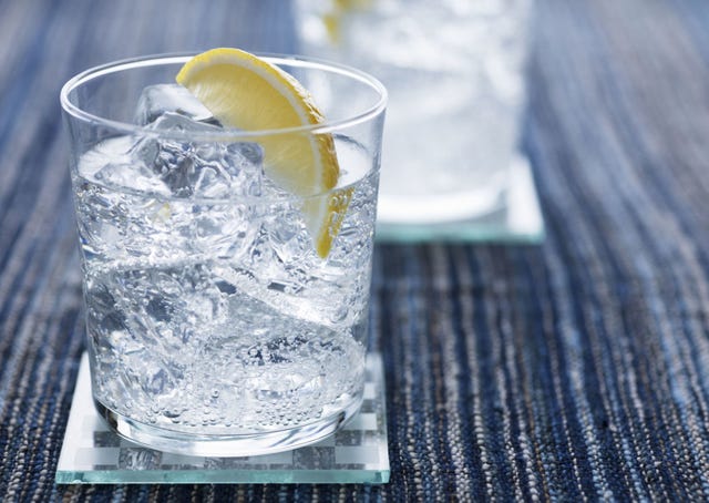 Fluid, Liquid, Glass, Drinkware, Tableware, Lemon, Drink, Ice, Highball glass, Citrus, 