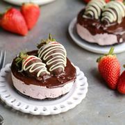 Mini No-Bake Chocolate Covered Strawberry Cheesecakes