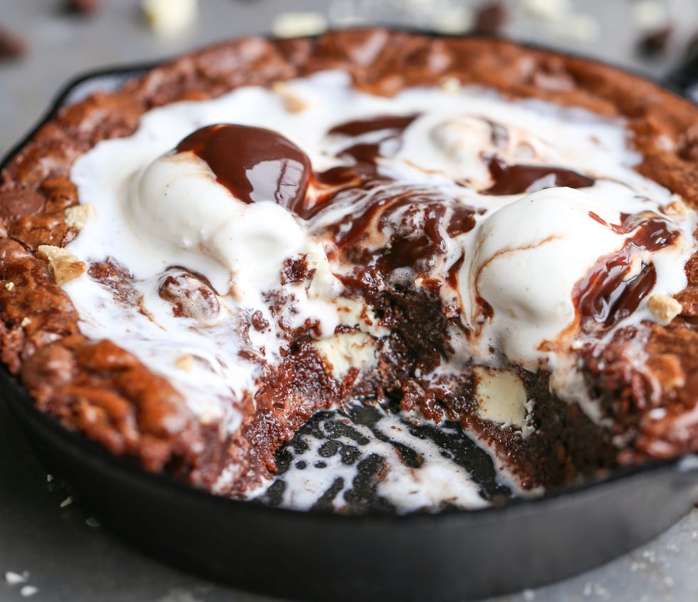delish-skillet-brownie